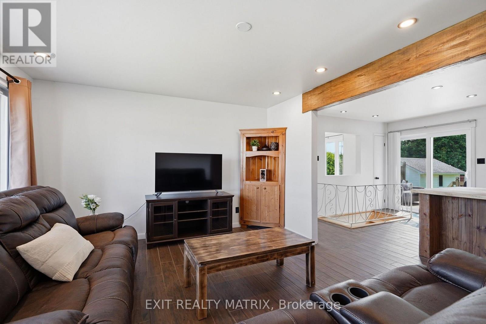 693 CARTIER STREET - Image 15