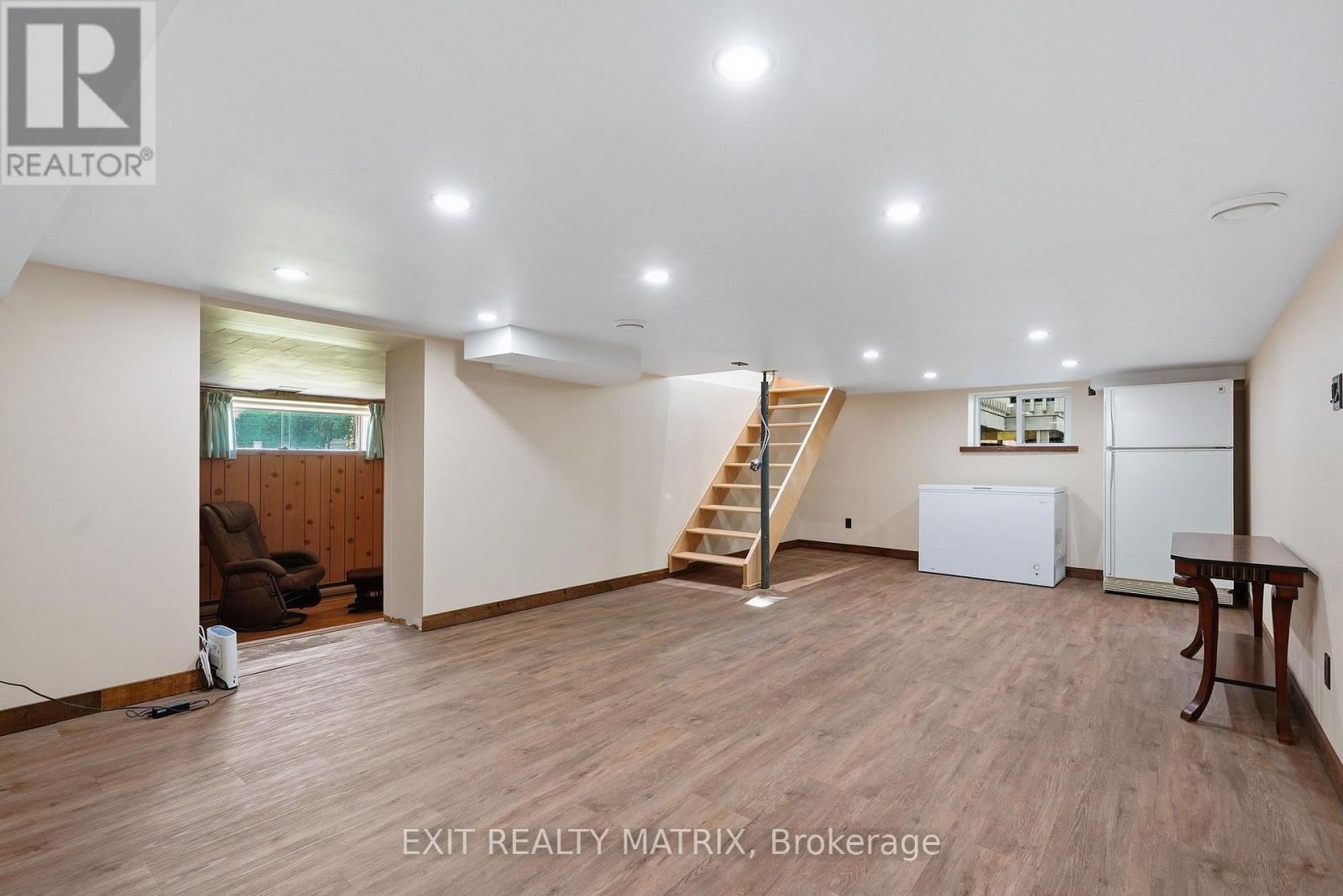 693 CARTIER STREET - Image 21