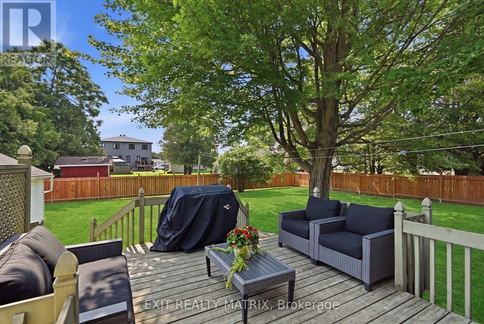 693 CARTIER STREET - Image 28