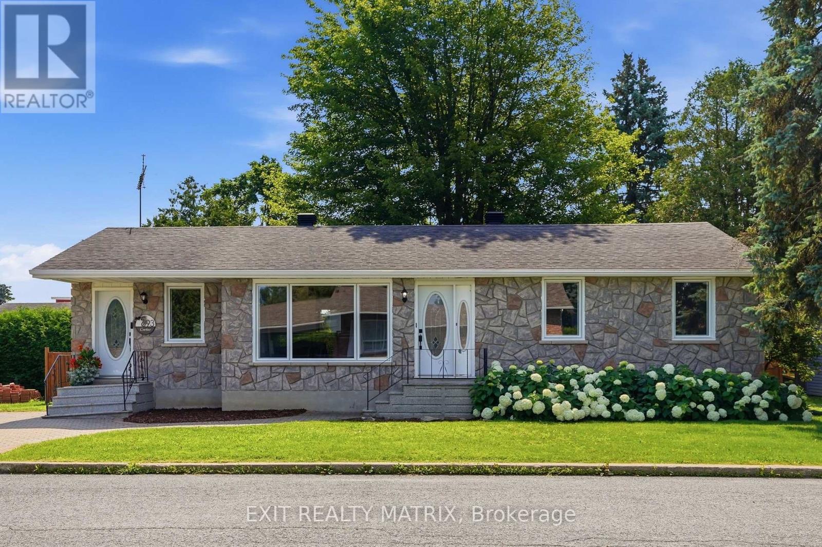 693 CARTIER STREET - Image 3
