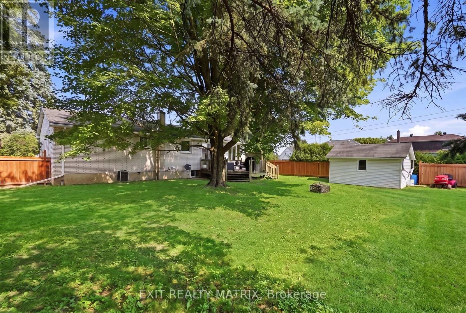 693 CARTIER STREET - Image 30