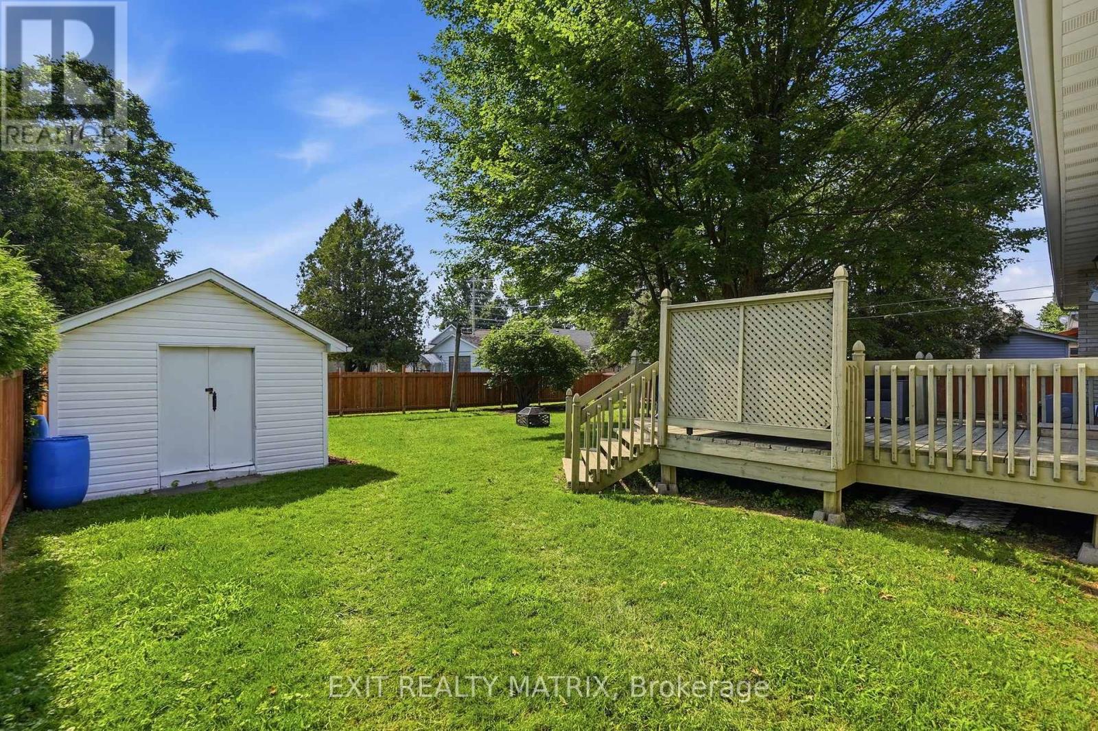 693 CARTIER STREET - Image 32