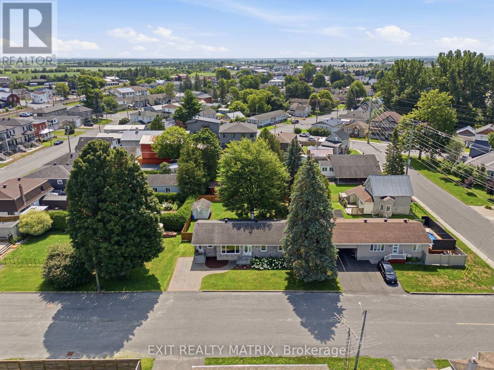 693 CARTIER STREET - Image 34