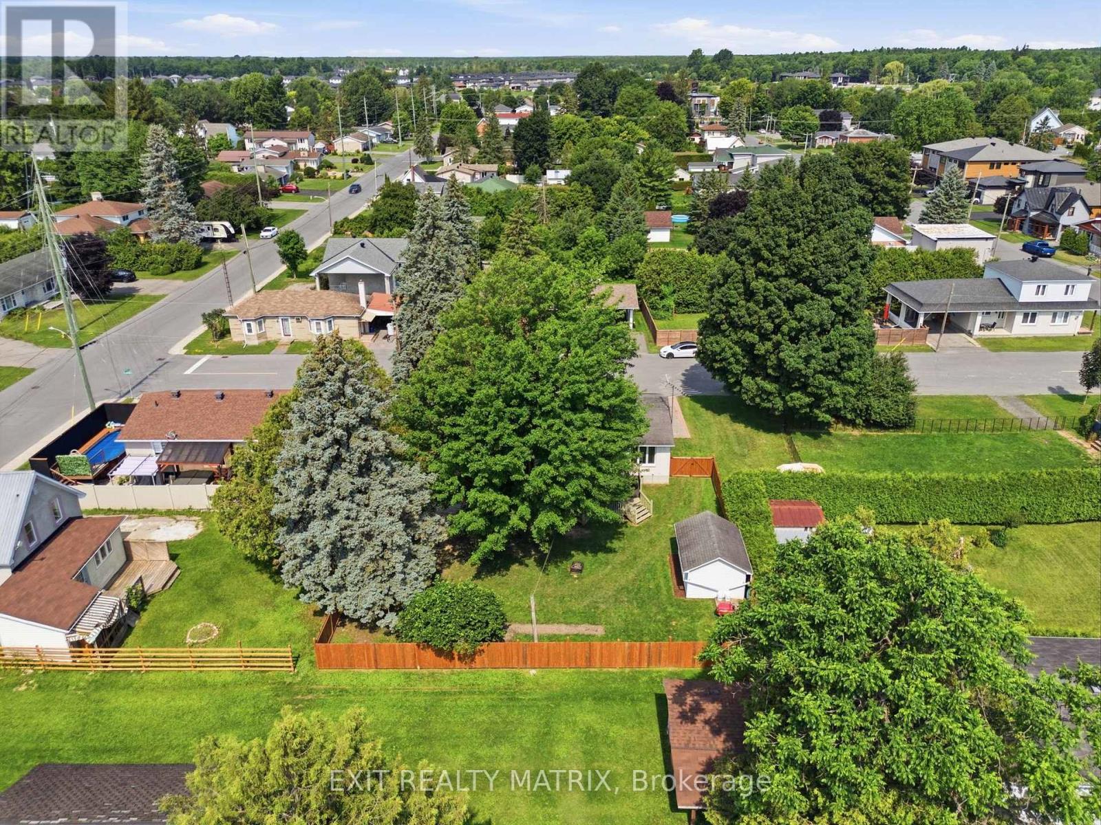 693 CARTIER STREET - Image 37