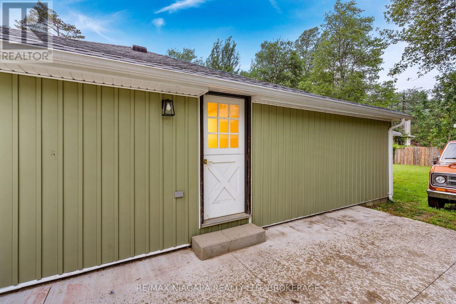 3234 RISELAY AVENUE - 26