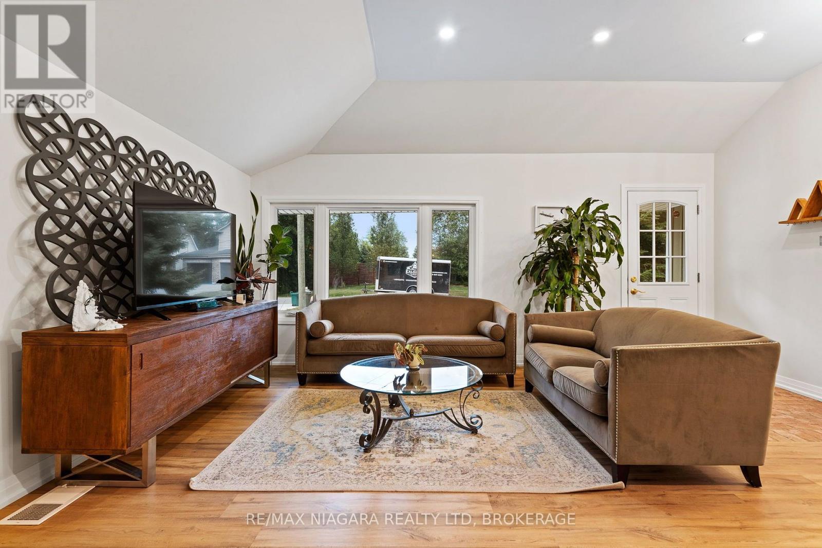3234 RISELAY AVENUE - 8