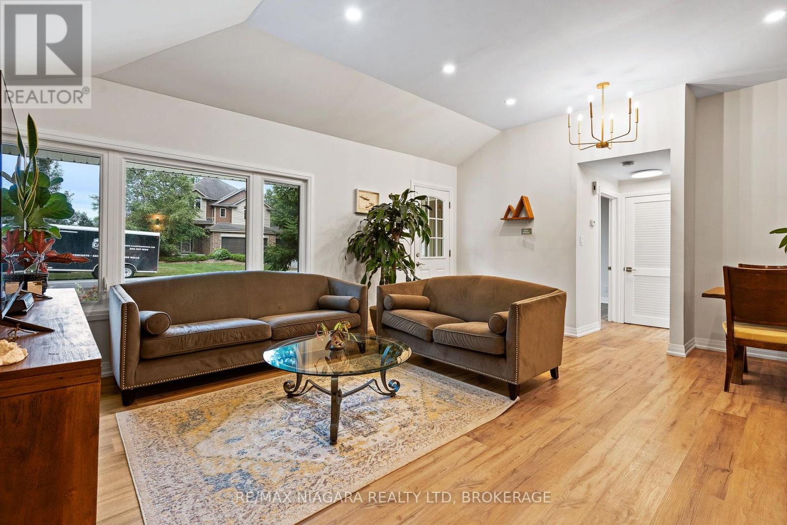 3234 RISELAY AVENUE - 9