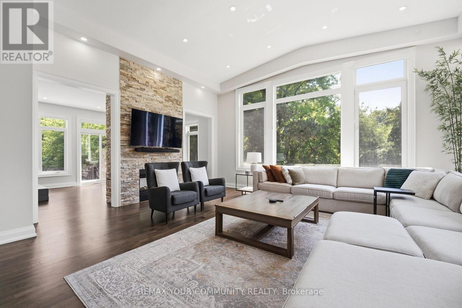 35 IDLESWIFT DRIVE - 12