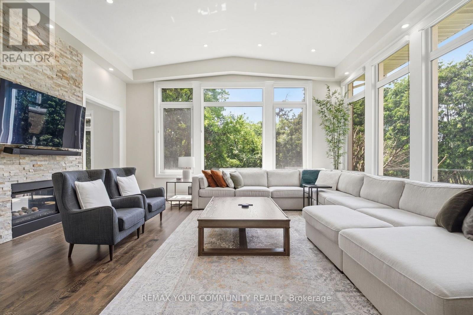 35 IDLESWIFT DRIVE - 13