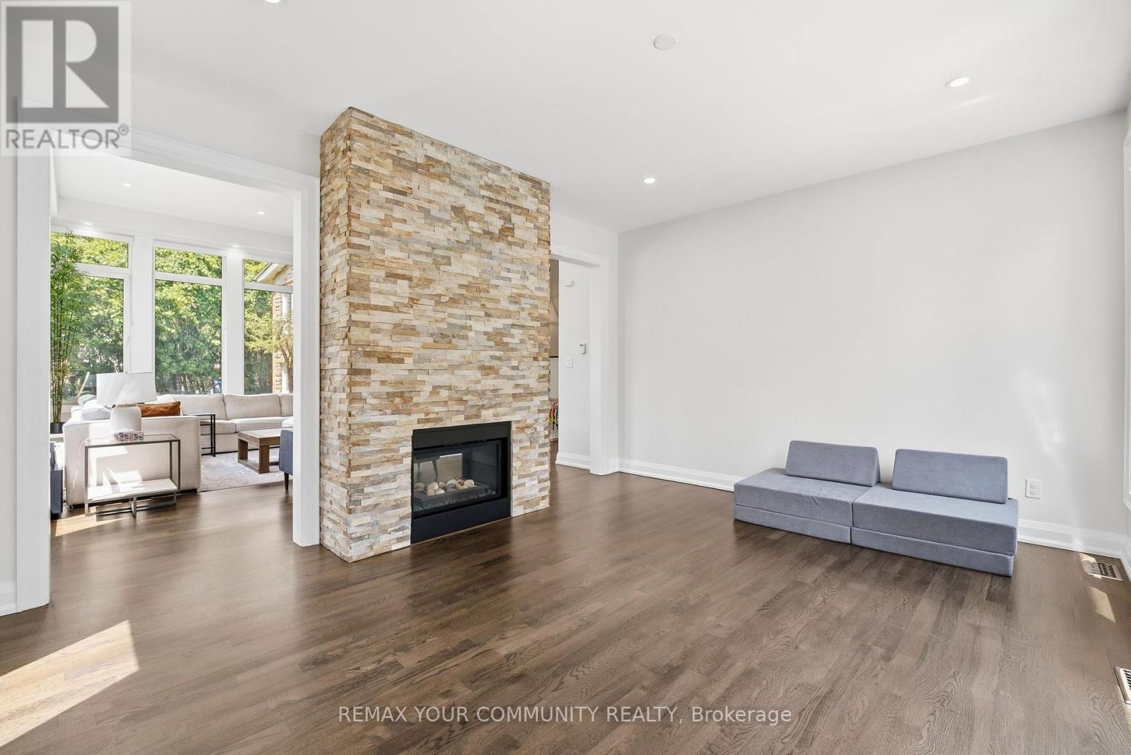 35 IDLESWIFT DRIVE - 17