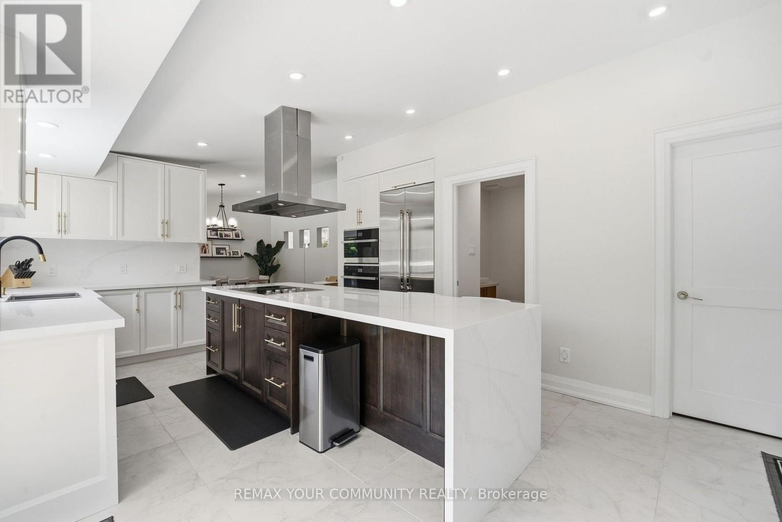 35 IDLESWIFT DRIVE - 21
