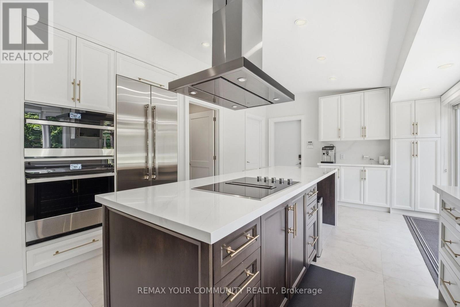 35 IDLESWIFT DRIVE - 22