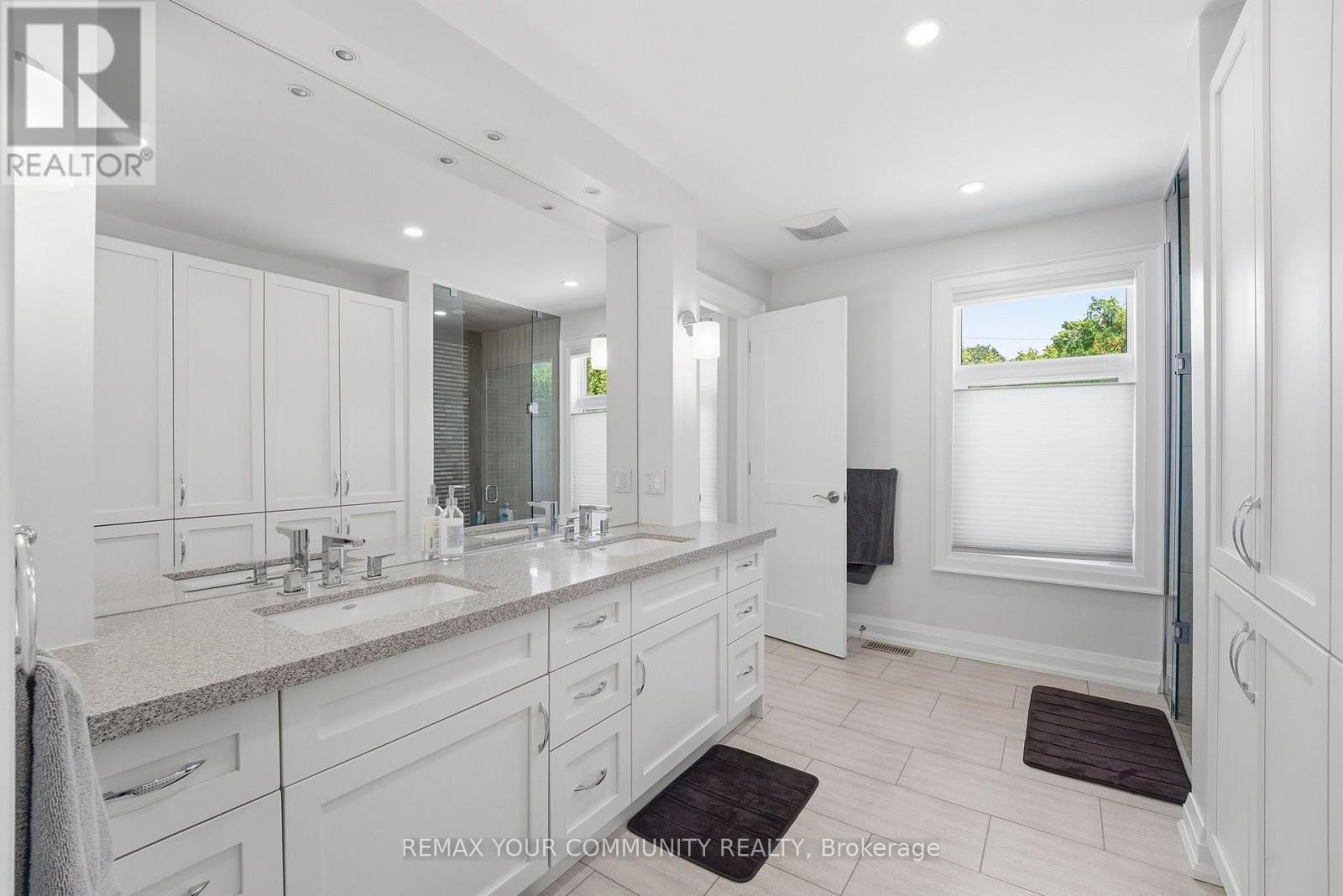 35 IDLESWIFT DRIVE - 27