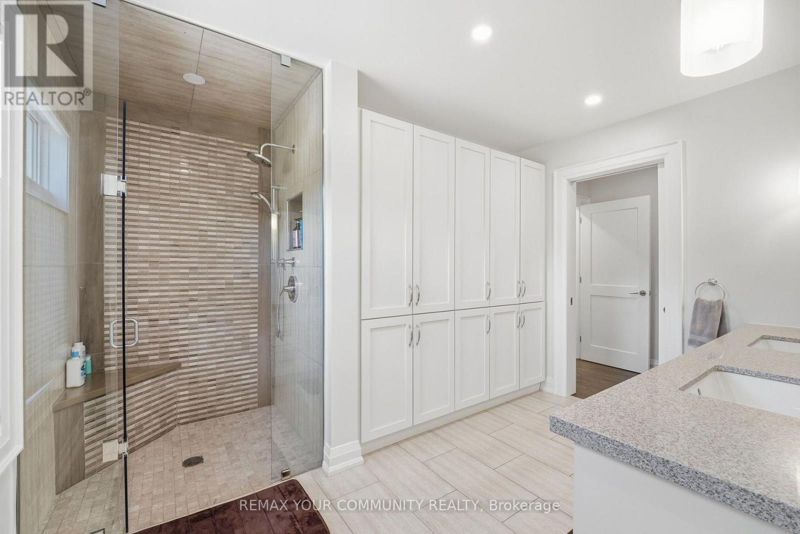 35 IDLESWIFT DRIVE - 28