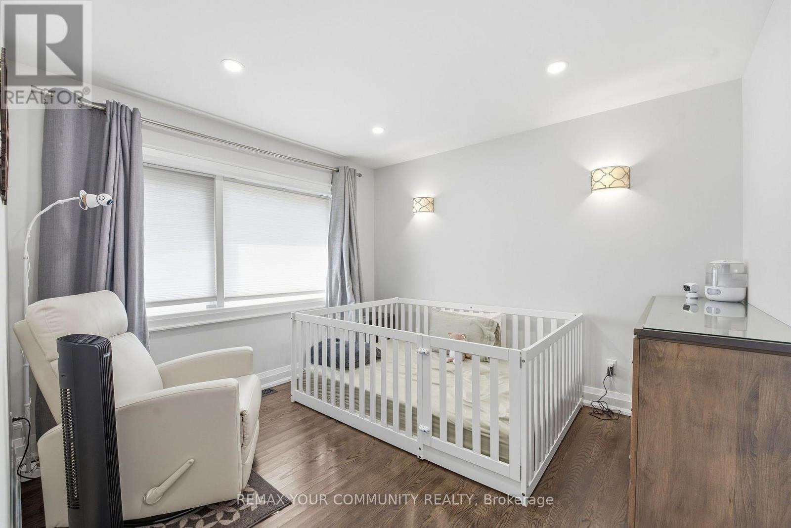35 IDLESWIFT DRIVE - 29