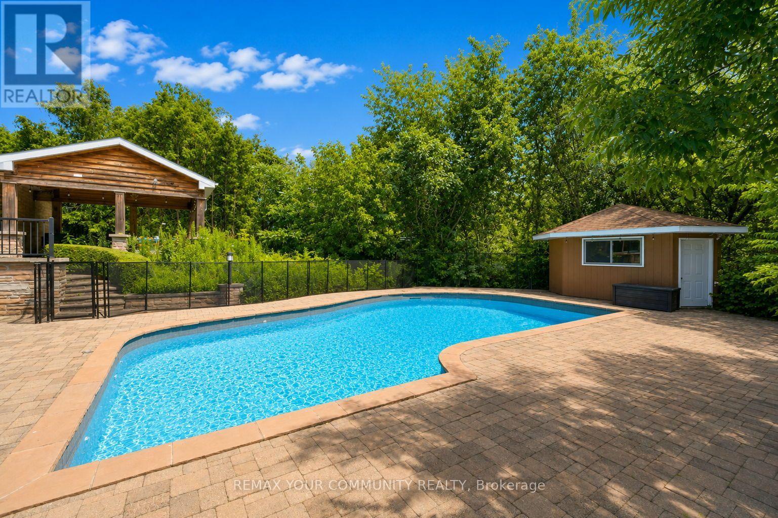 35 IDLESWIFT DRIVE - 38