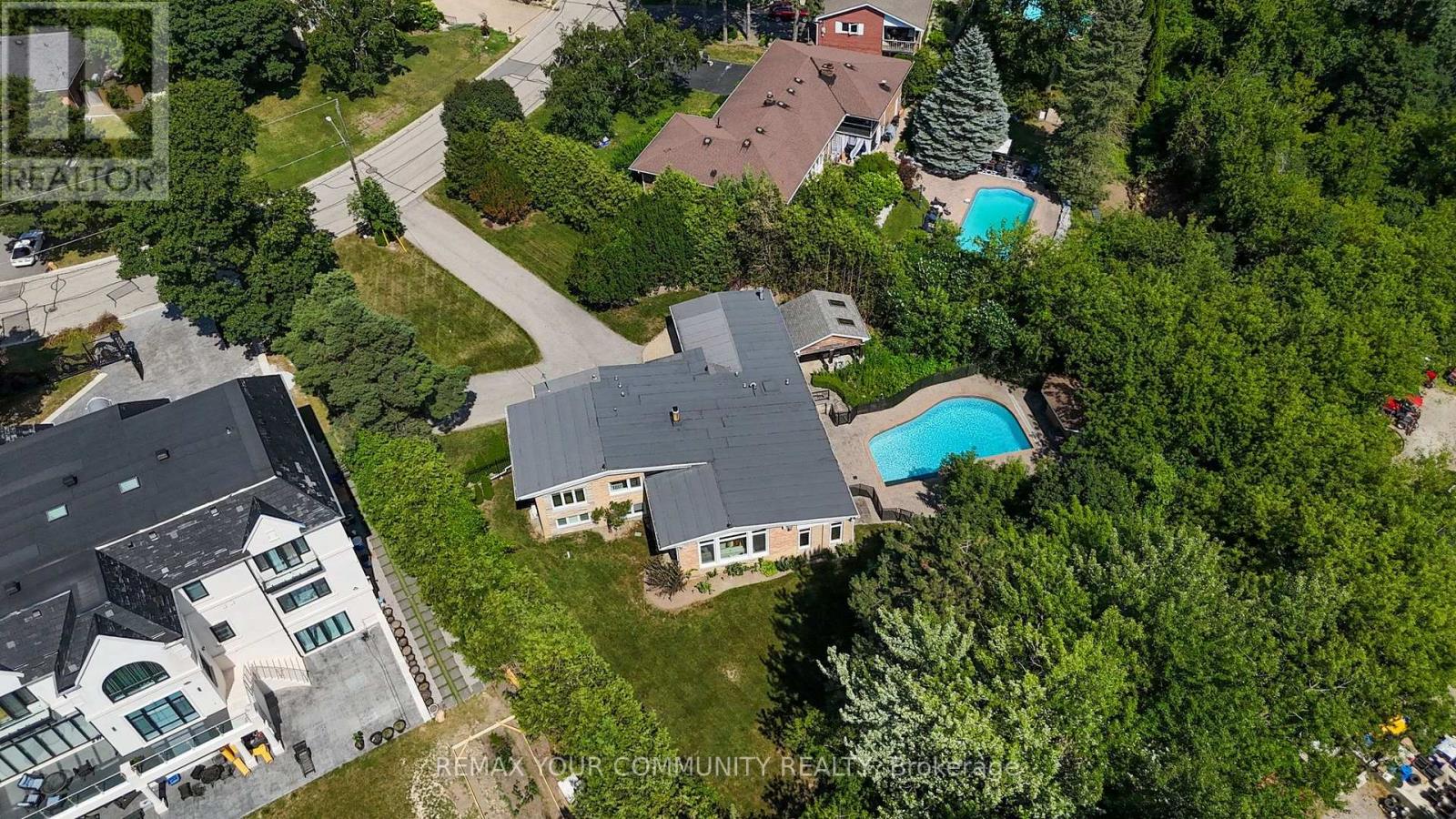 35 IDLESWIFT DRIVE - 41