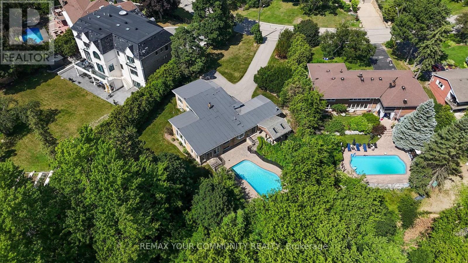 35 IDLESWIFT DRIVE - 42