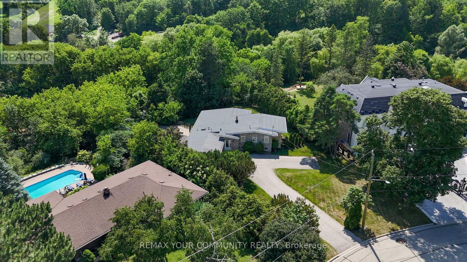 35 IDLESWIFT DRIVE - 5