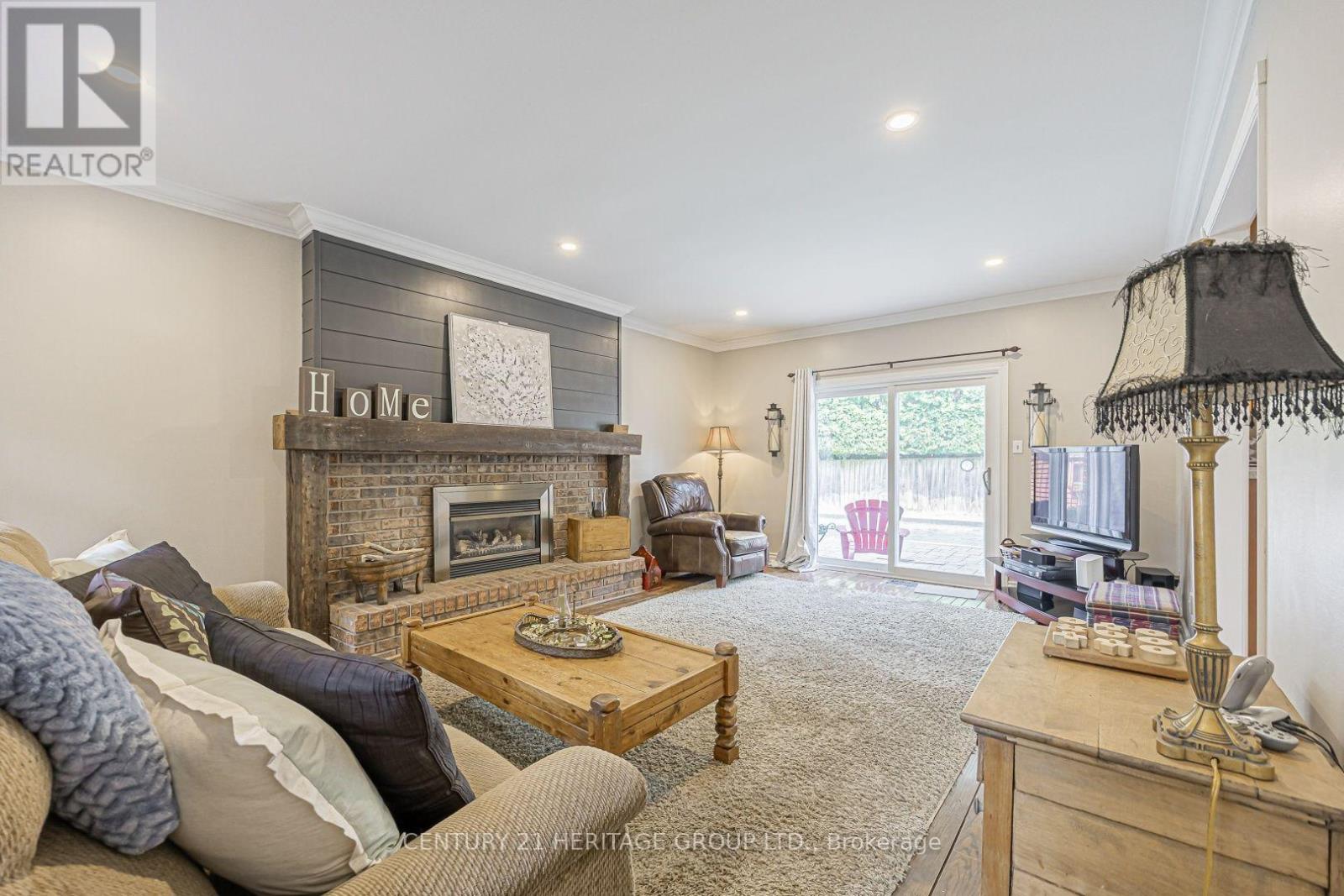25 GRANT COURT - 12