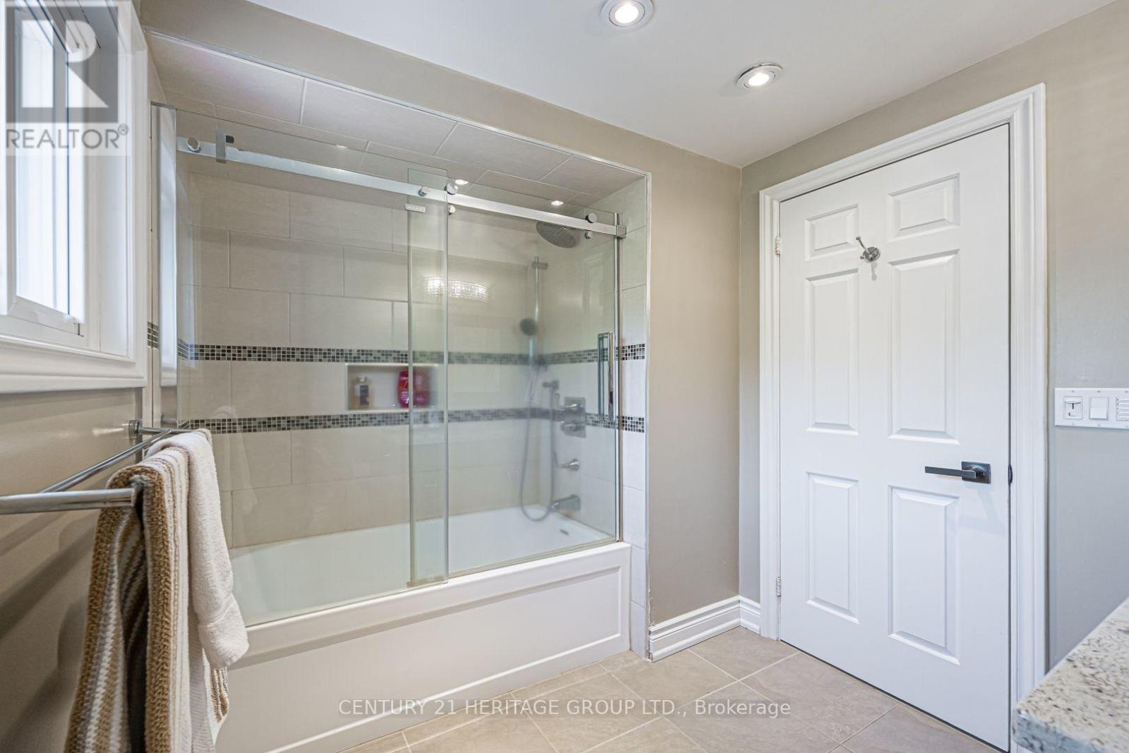 25 GRANT COURT - 23