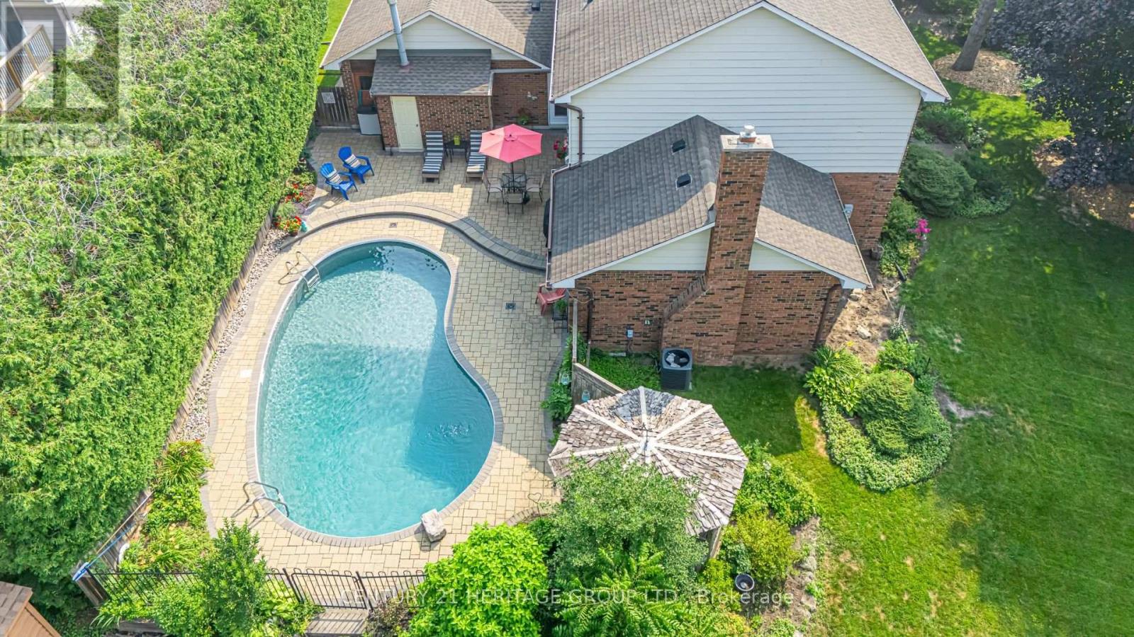 25 GRANT COURT - 4