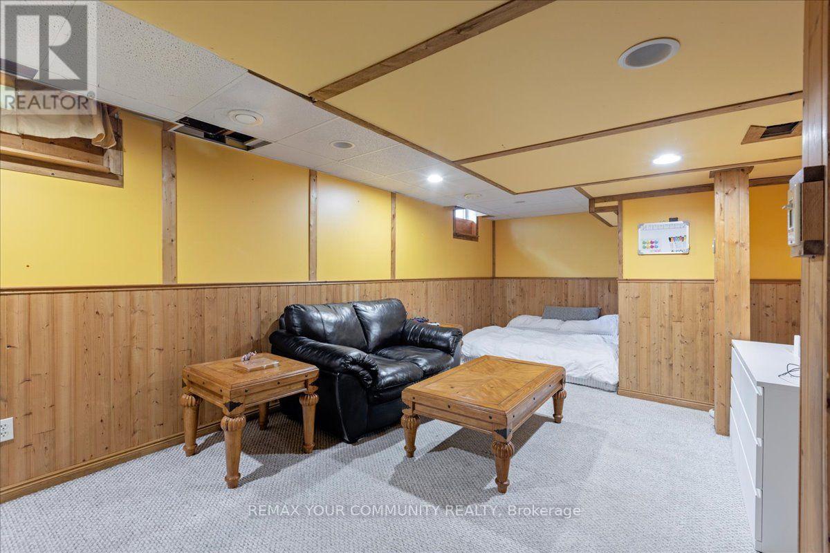 1005 VANCE CRESCENT - Image 22