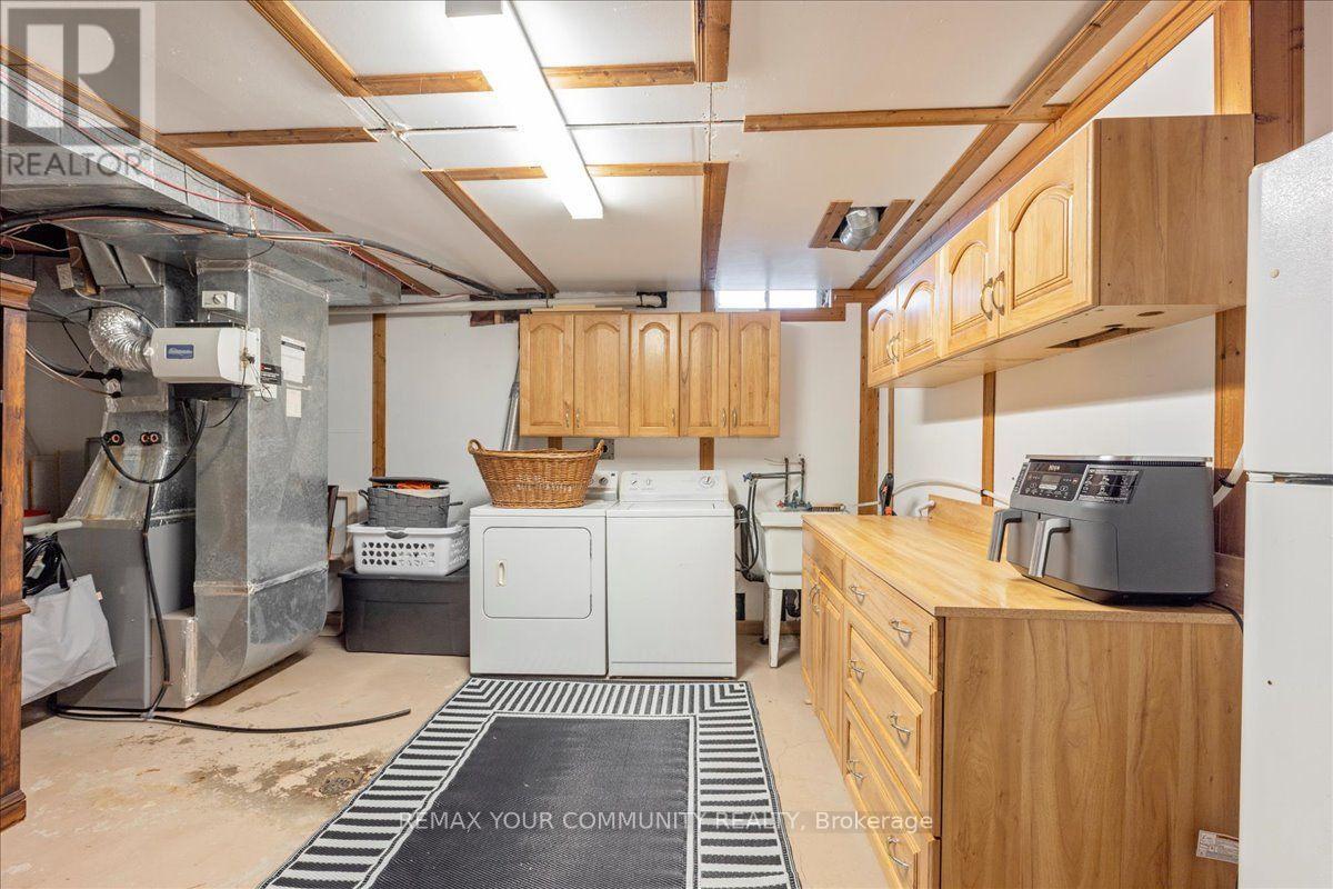 1005 VANCE CRESCENT - Image 25