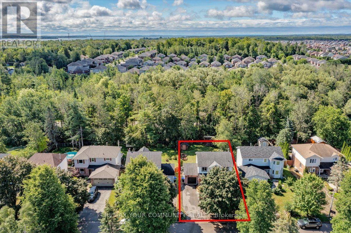 1005 VANCE CRESCENT - 43