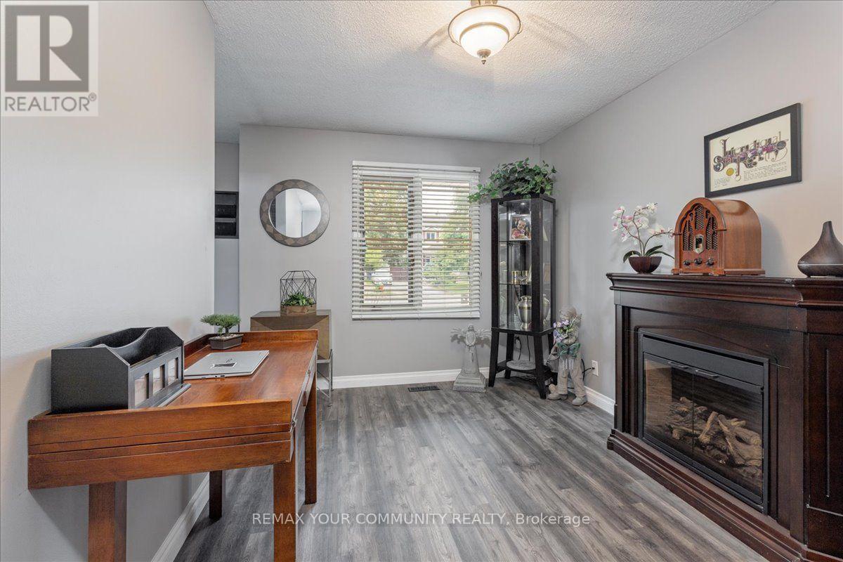 1005 VANCE CRESCENT - Image 7