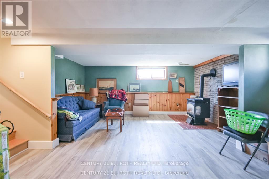 8 SANDRA DRIVE - Image 32