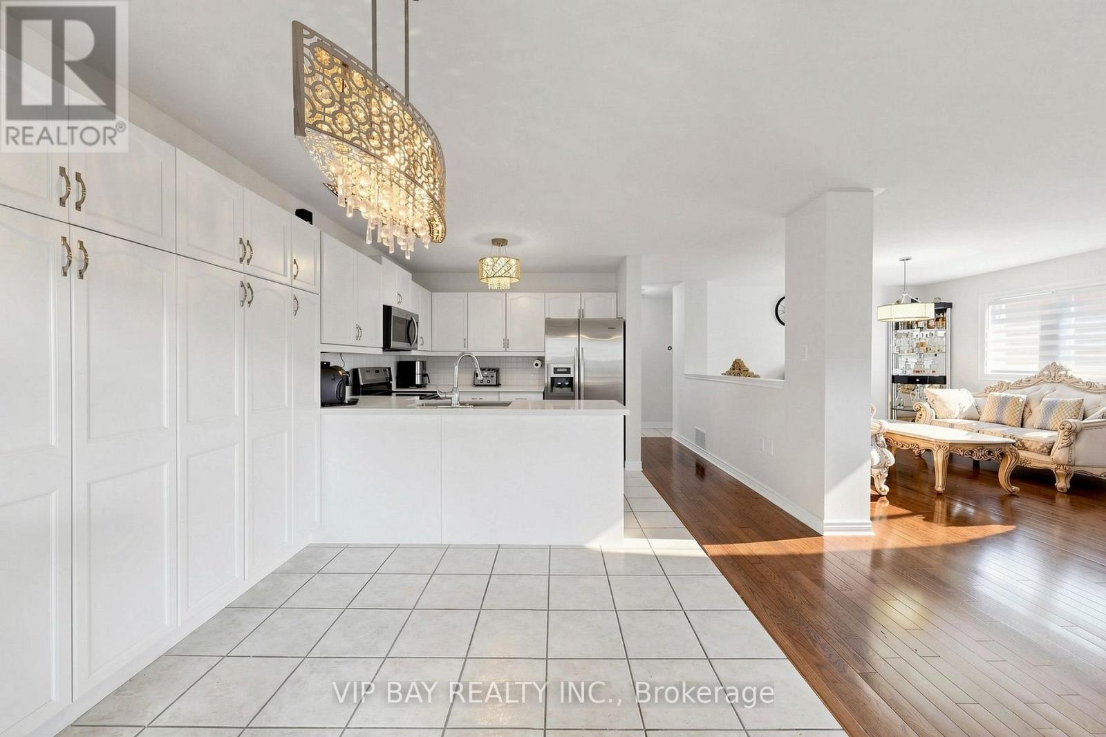 77 AMBERVIEW DRIVE - 12