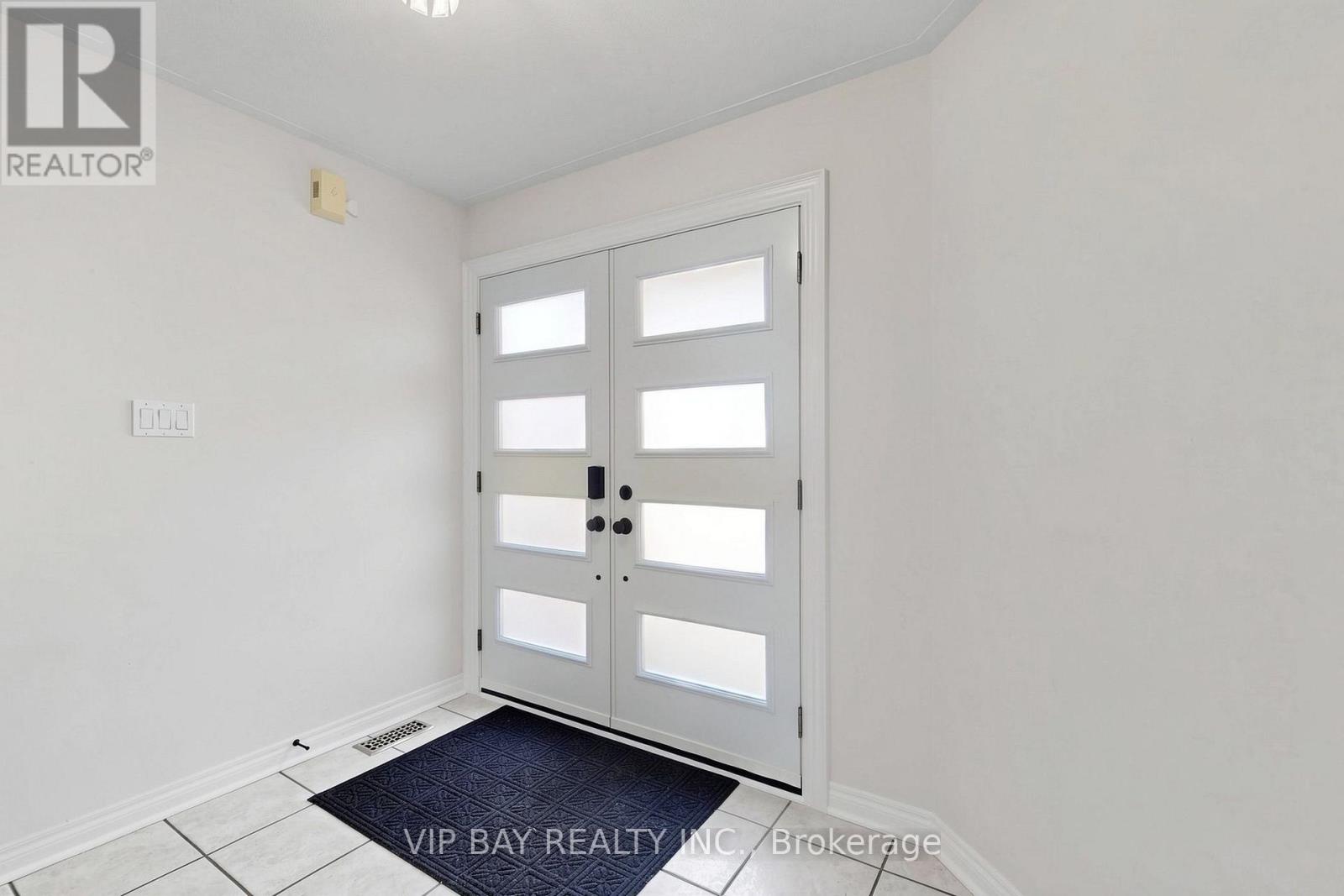 77 AMBERVIEW DRIVE - 18