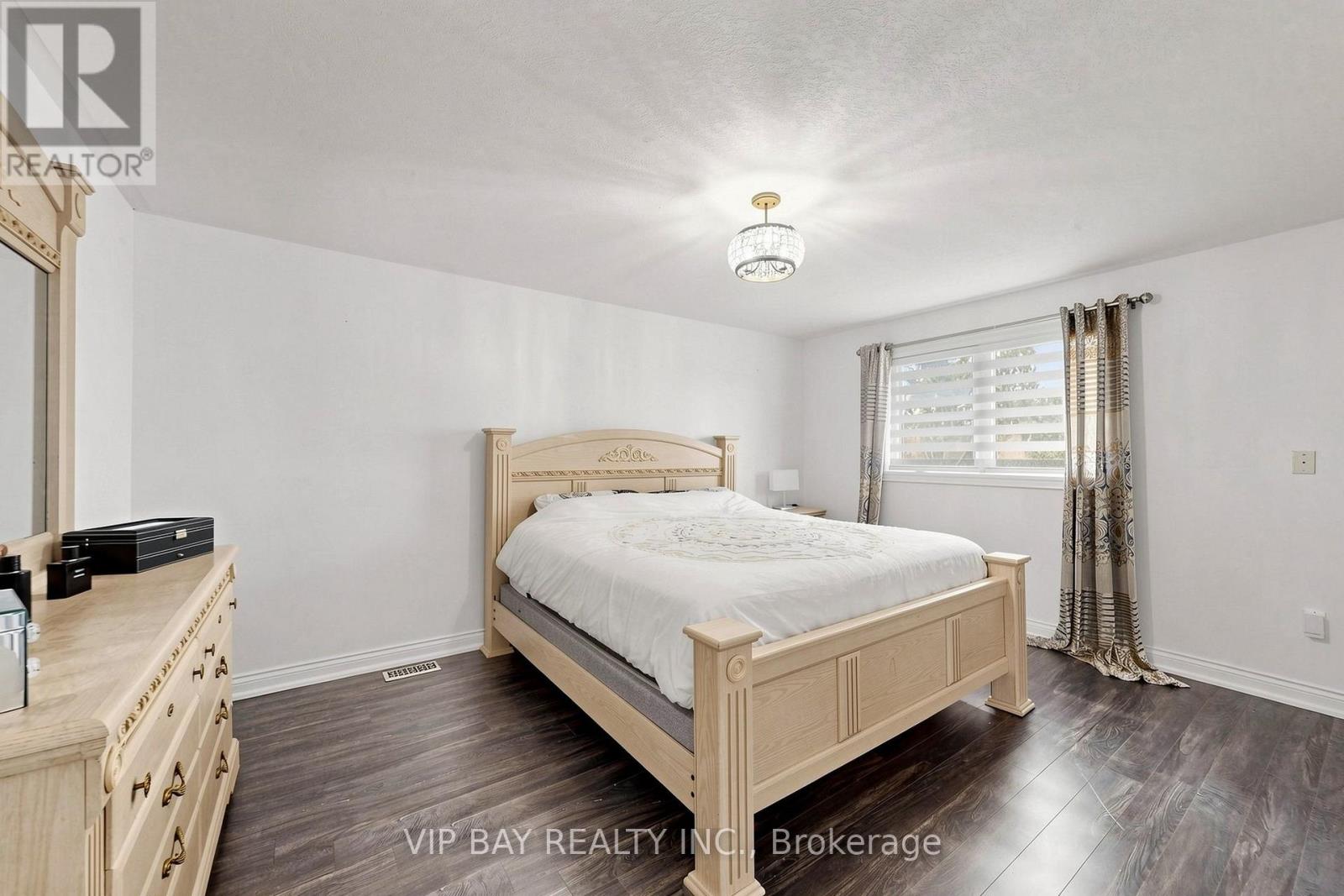 77 AMBERVIEW DRIVE - 21