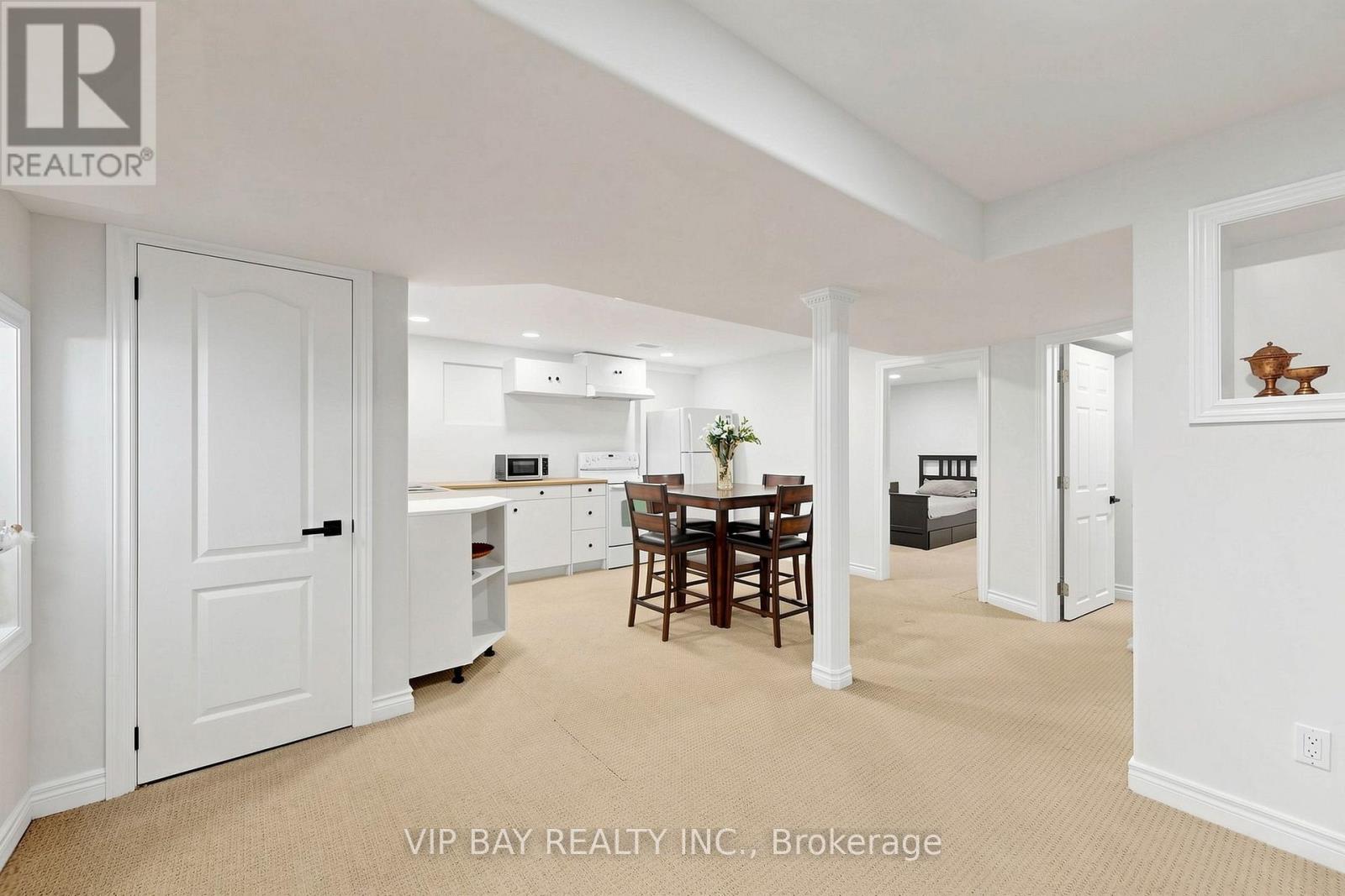 77 AMBERVIEW DRIVE - 32