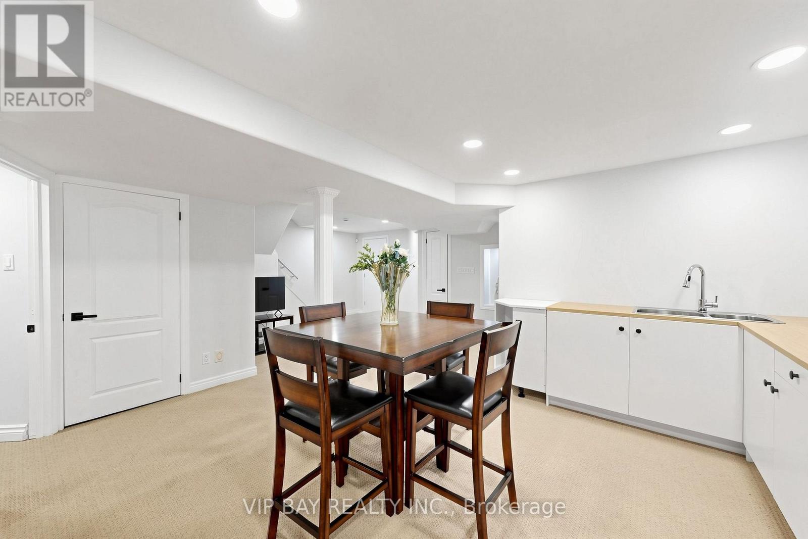 77 AMBERVIEW DRIVE - 34