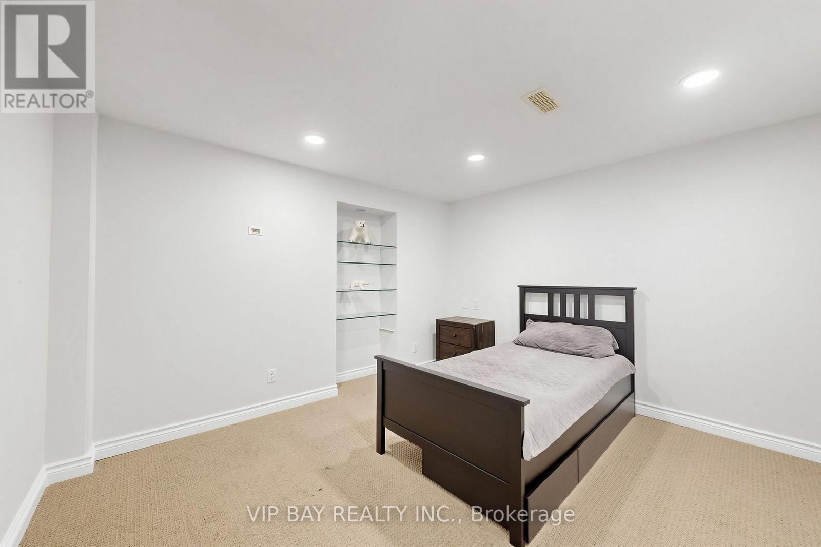 77 AMBERVIEW DRIVE - 36