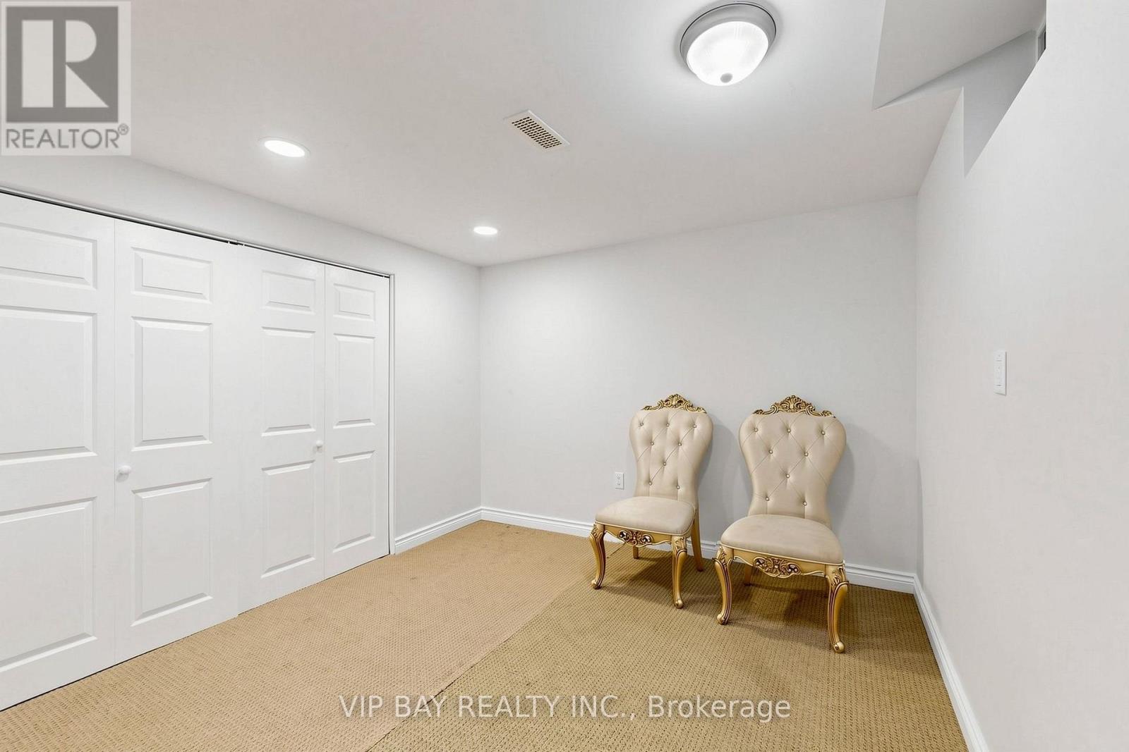 77 AMBERVIEW DRIVE - 38