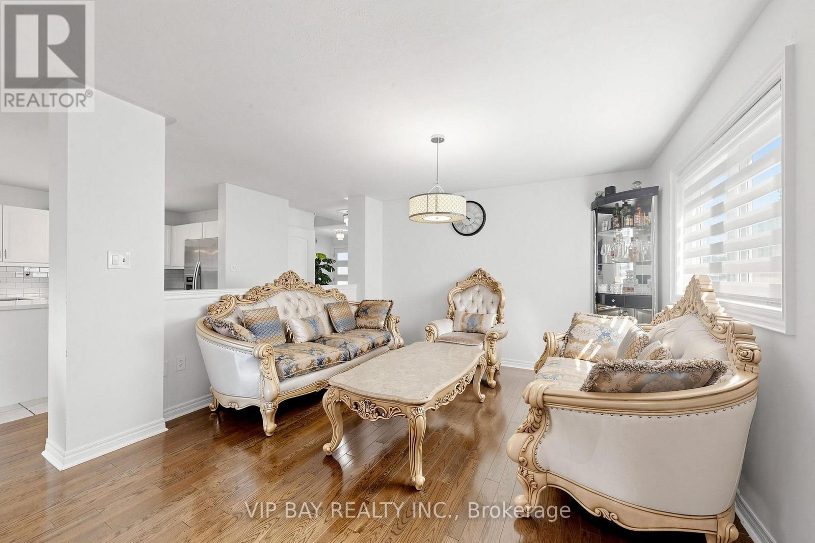 77 AMBERVIEW DRIVE - 4