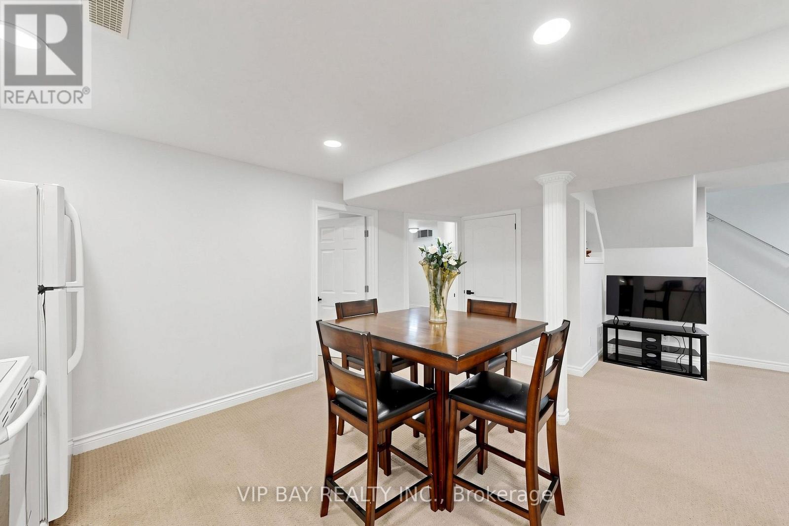 77 AMBERVIEW DRIVE - 35
