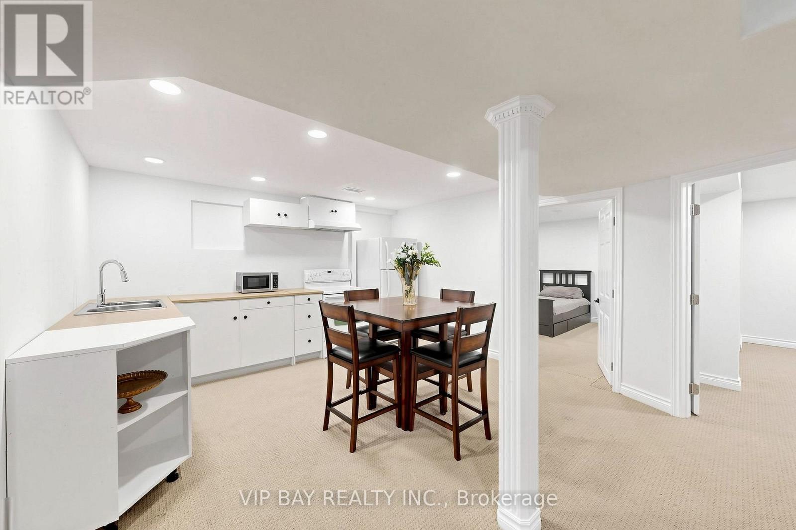 77 AMBERVIEW DRIVE - 33