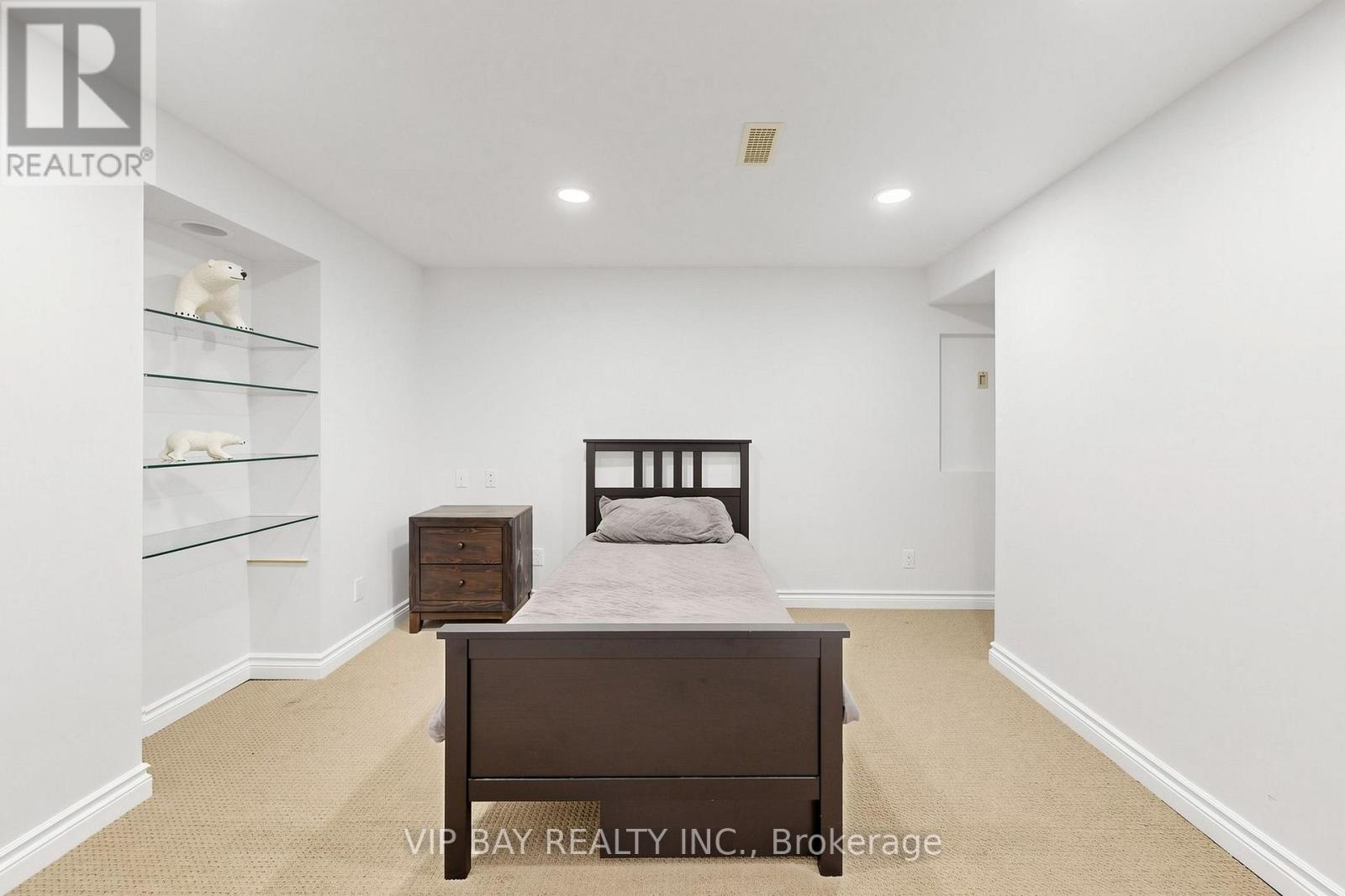 77 AMBERVIEW DRIVE - 37