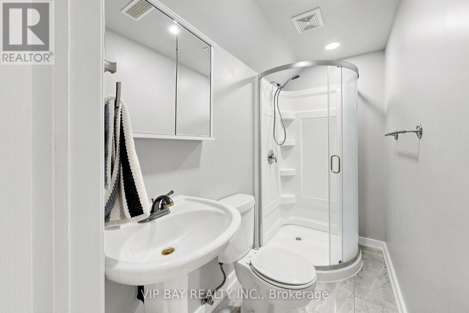 77 AMBERVIEW DRIVE - 39