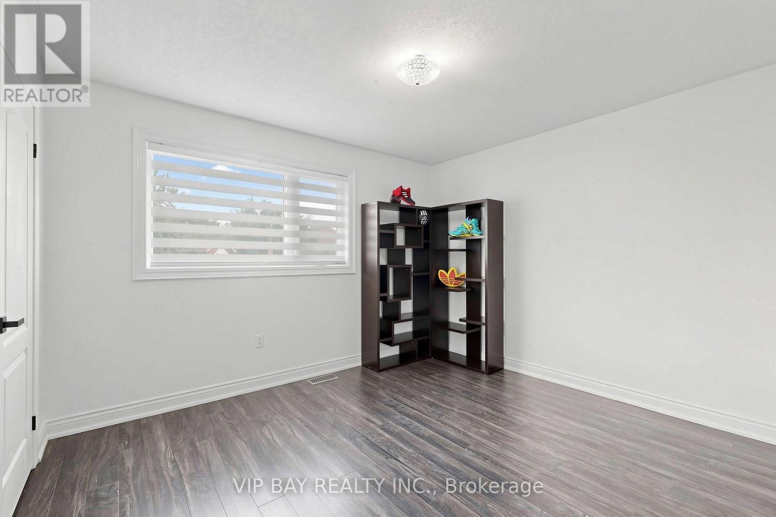77 AMBERVIEW DRIVE - 28