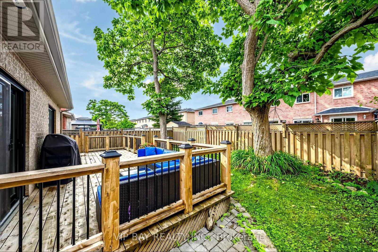 77 AMBERVIEW DRIVE - 46