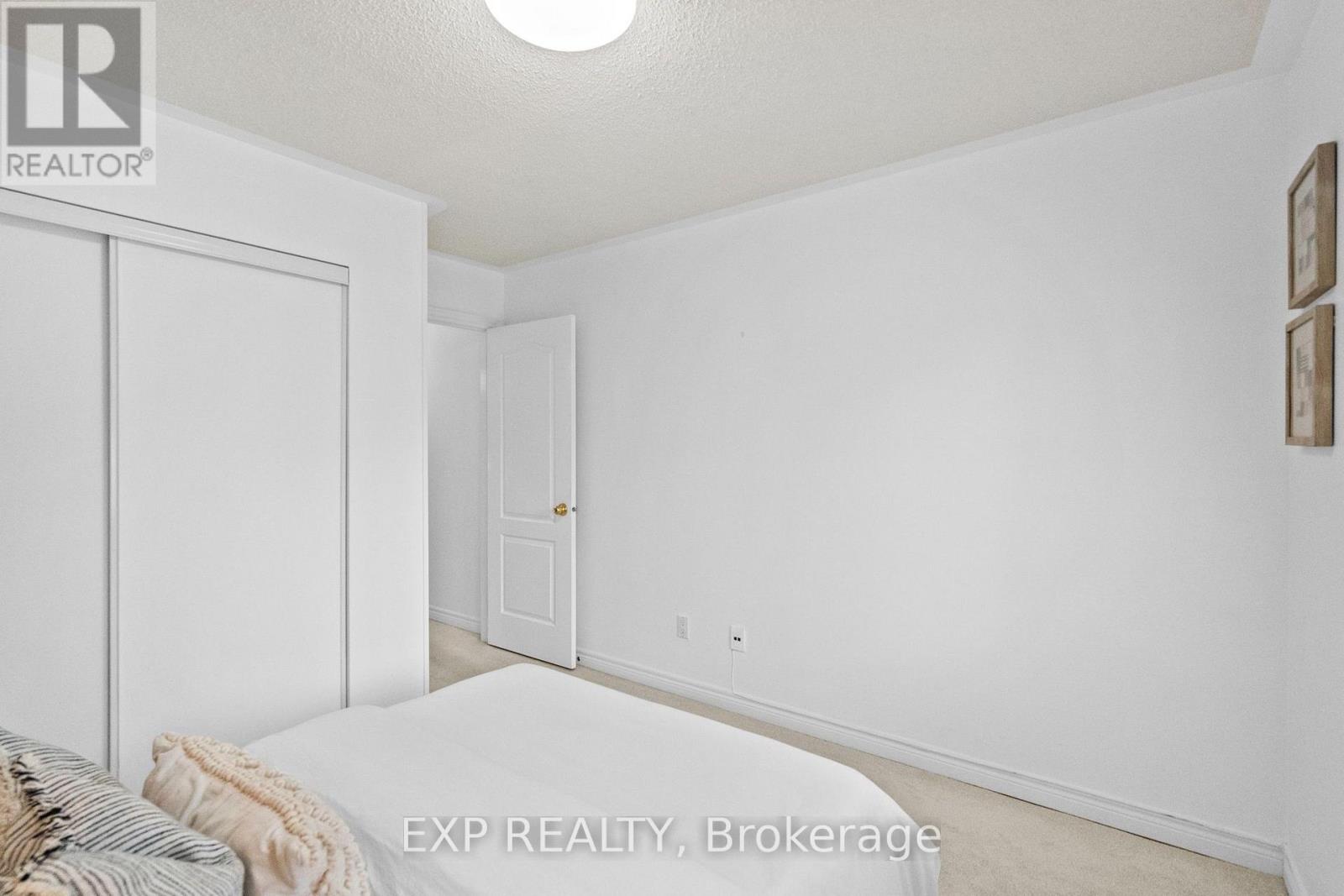 #31 1905 BROAD HOLLOW GATE - Image 32