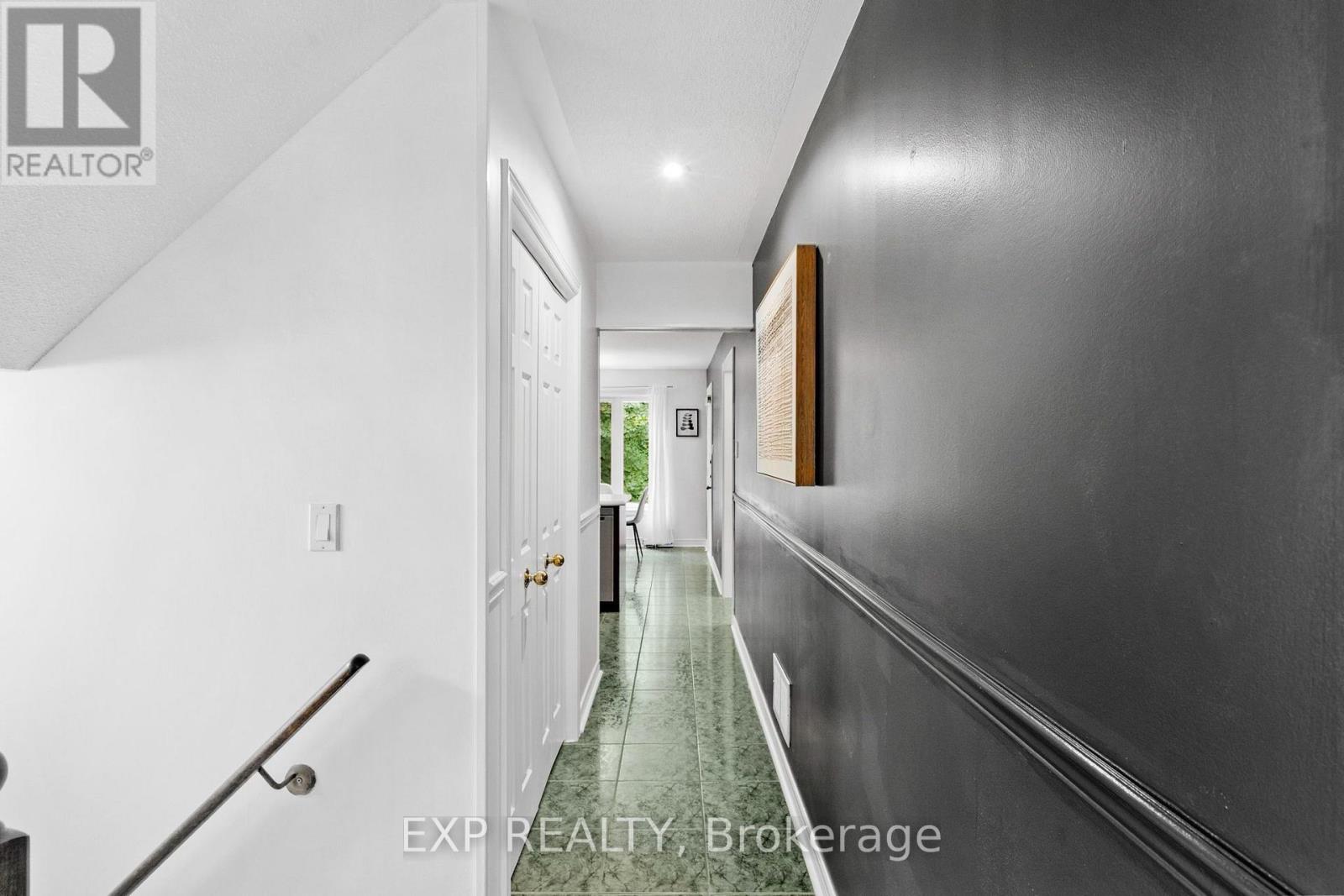 #31 1905 BROAD HOLLOW GATE - Image 34