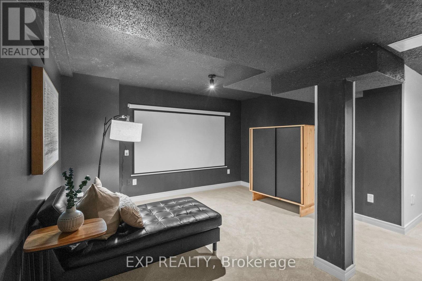 #31 1905 BROAD HOLLOW GATE - Image 39