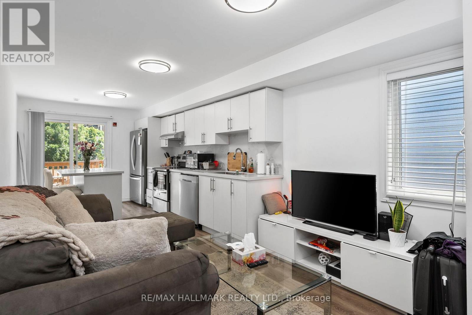 123 LANSDOWNE AVENUE - 13