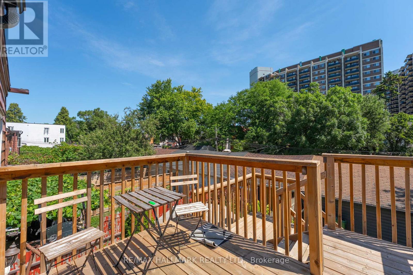 123 LANSDOWNE AVENUE - 24